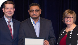 Prof Parbudyal Singh receiving HRPA award | group photo | 2018-04-23